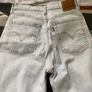 Levi’s Ribcage Straight Jean